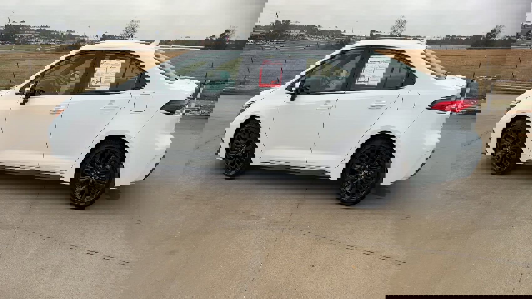 Used 2024 Toyota Corolla SE FWD image 6