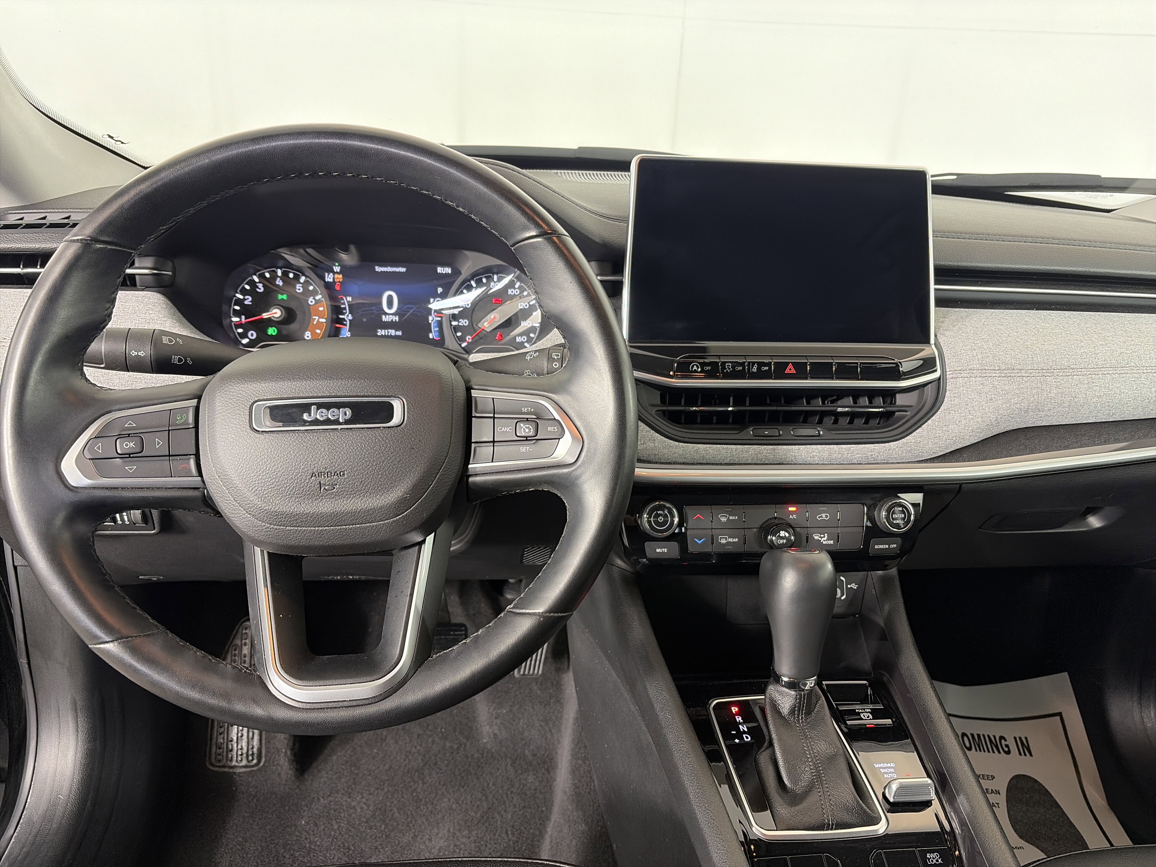 Used 2022 Jeep Compass Latitude AWD/4WD image 3