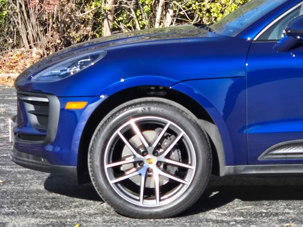 Certified 2024 Porsche Macan image 11