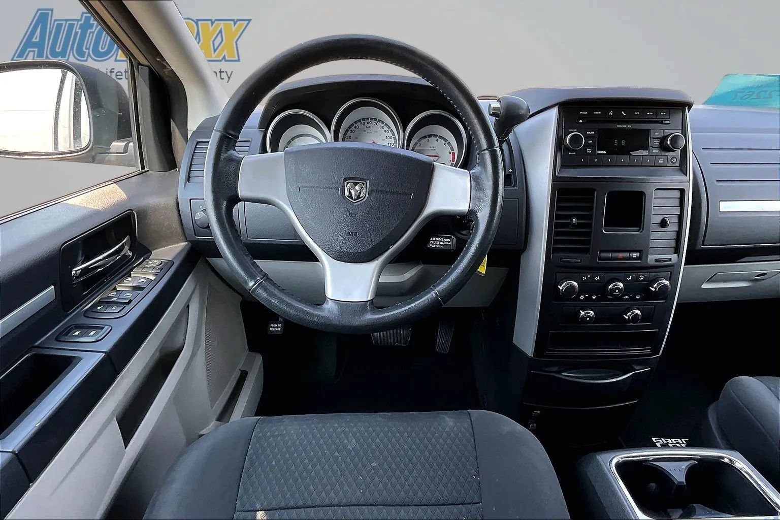 Used 2010 Dodge Grand Caravan Hero w/ Popular Equipment Group FWD image 8