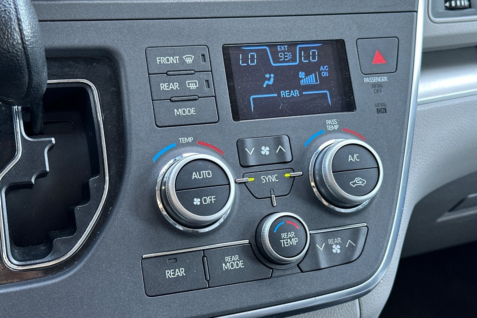 Certified 2018 Toyota Sienna LE FWD image 21