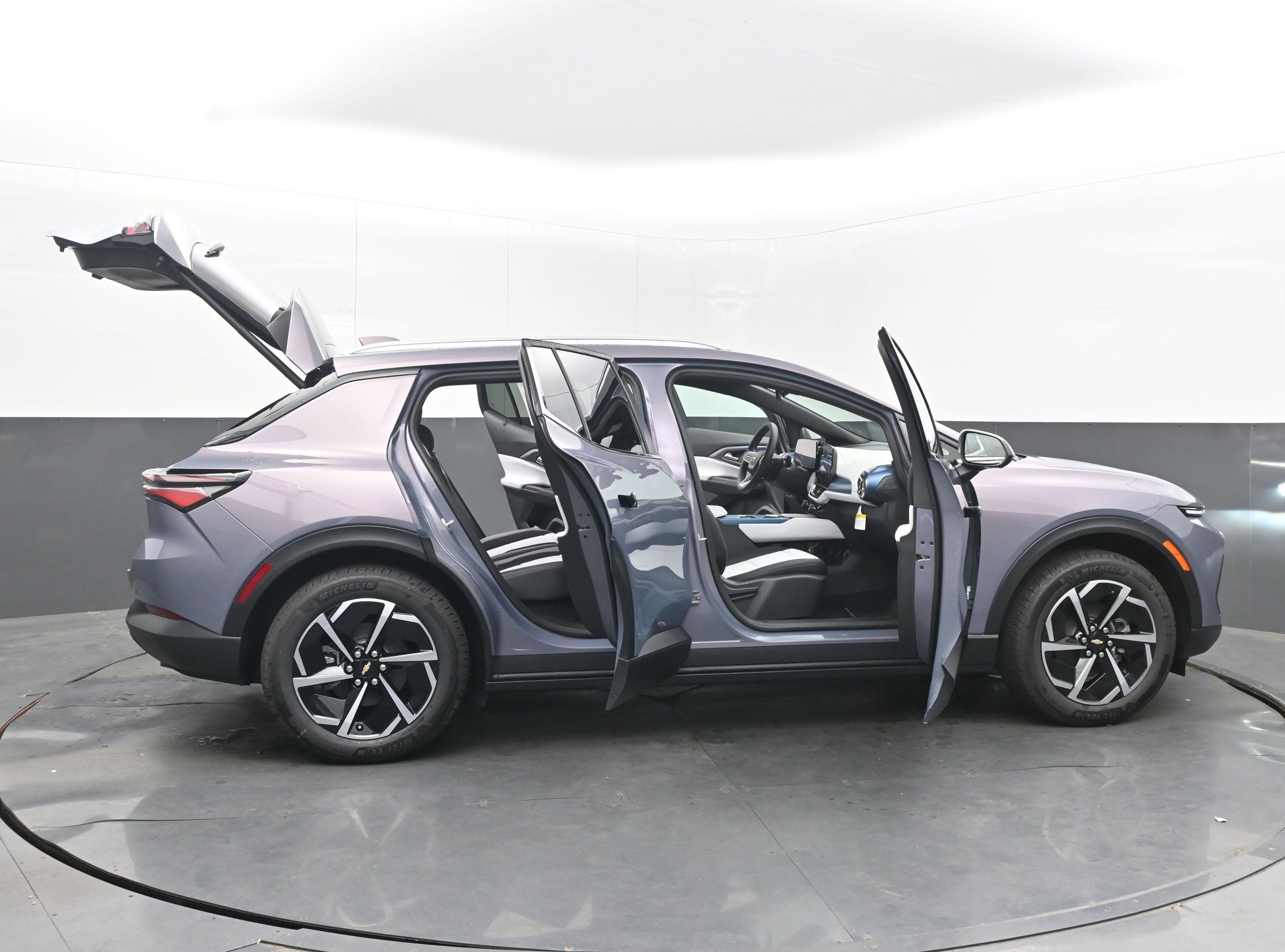 New 2026 Chevrolet Equinox EV LT image 47