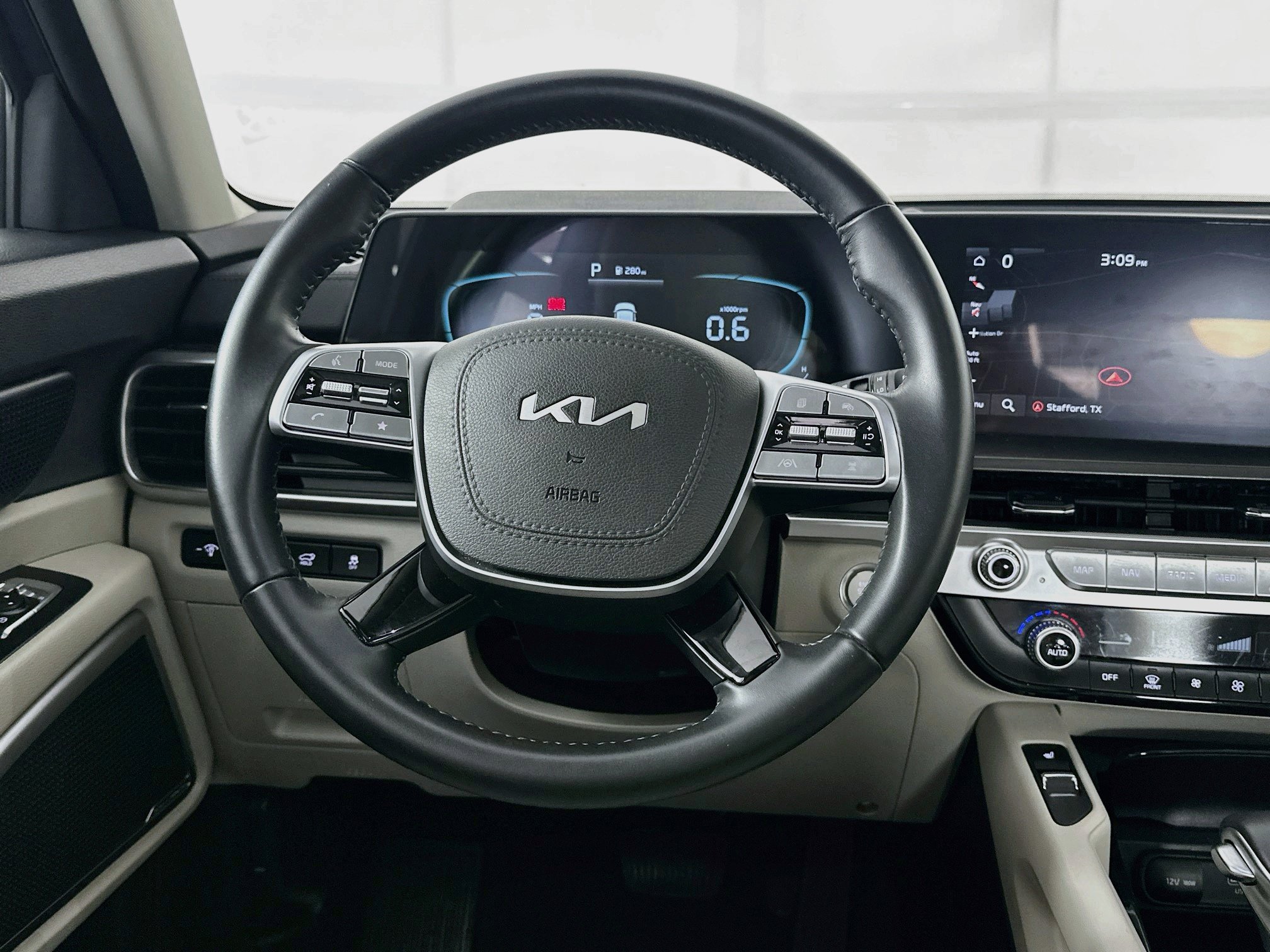 Used 2025 Kia Telluride S FWD image 18