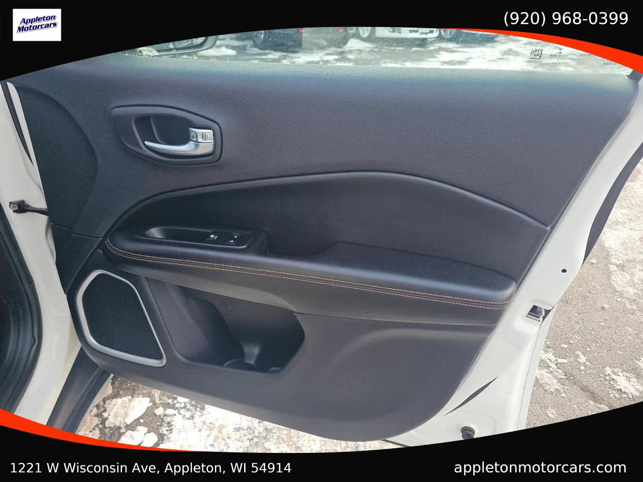 Used 2018 Jeep Compass Limited image 28