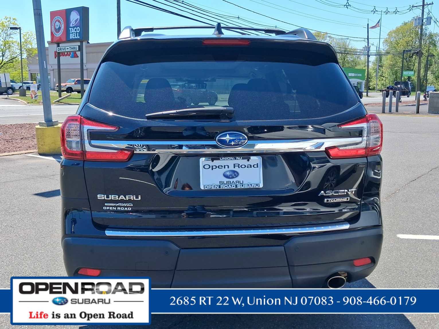 Used 2023 Subaru Ascent Touring AWD/4WD image 5