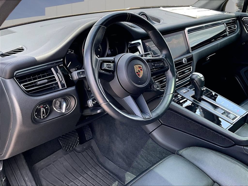 Used 2024 Porsche Macan Turbo AWD/4WD image 4