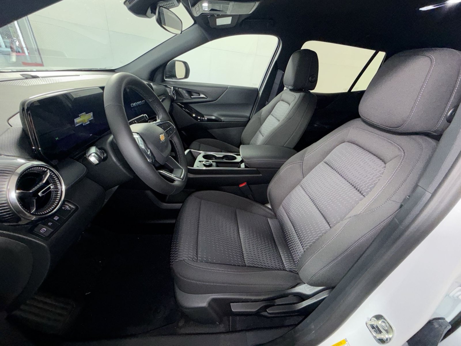 New 2027 Chevrolet Equinox LT FWD image 13