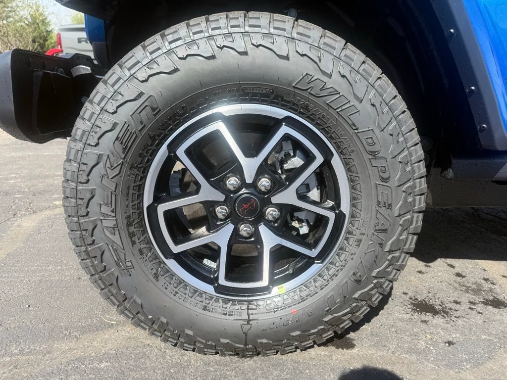 New 2026 Jeep Gladiator Rubicon w/ Whitecap Package AWD/4WD image 9