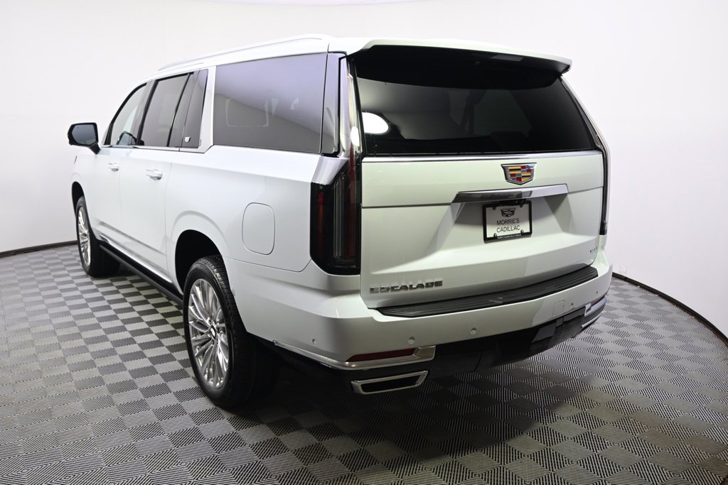 New 2026 Cadillac Escalade ESV Luxury w/ Touring Package image 3