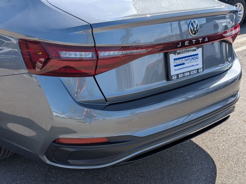 Used 2025 Volkswagen Jetta SE image 11