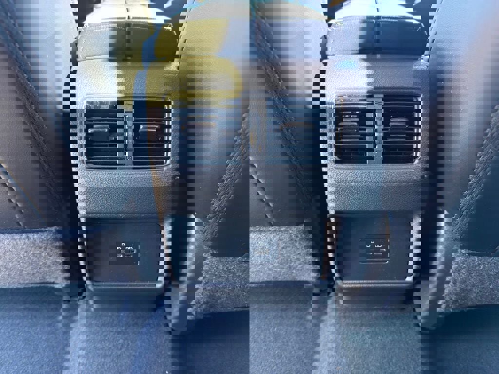 Used 2023 Nissan Rogue SV w/ SV Premium Package image 32