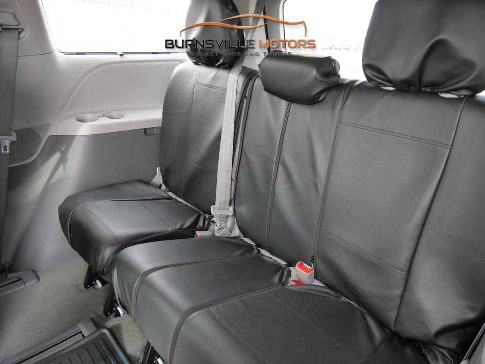 Used 2015 Toyota Sienna LE AWD/4WD image 12