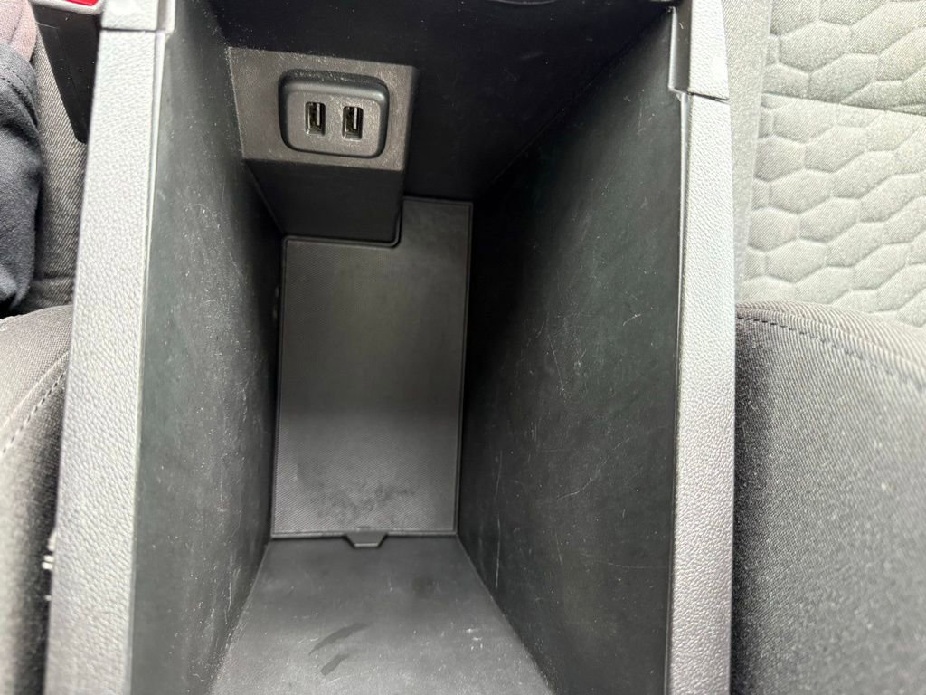 Used 2018 Chevrolet Equinox LT w/ Sun & Infotainment Package FWD image 25