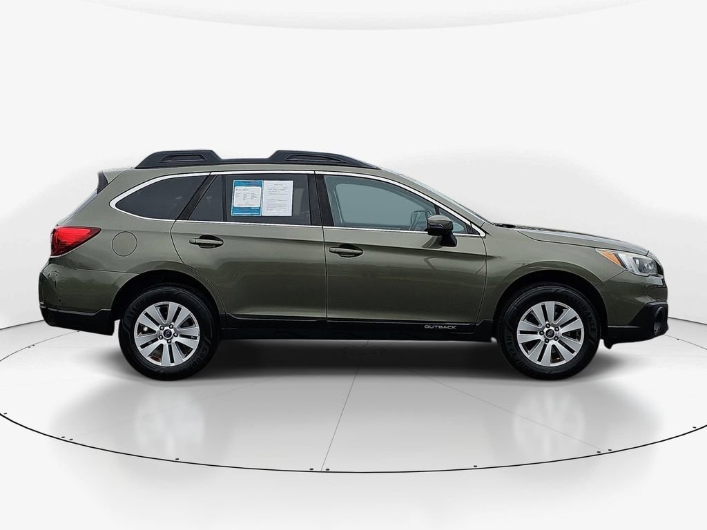 Used 2017 Subaru Outback 2.5i Premium image 4