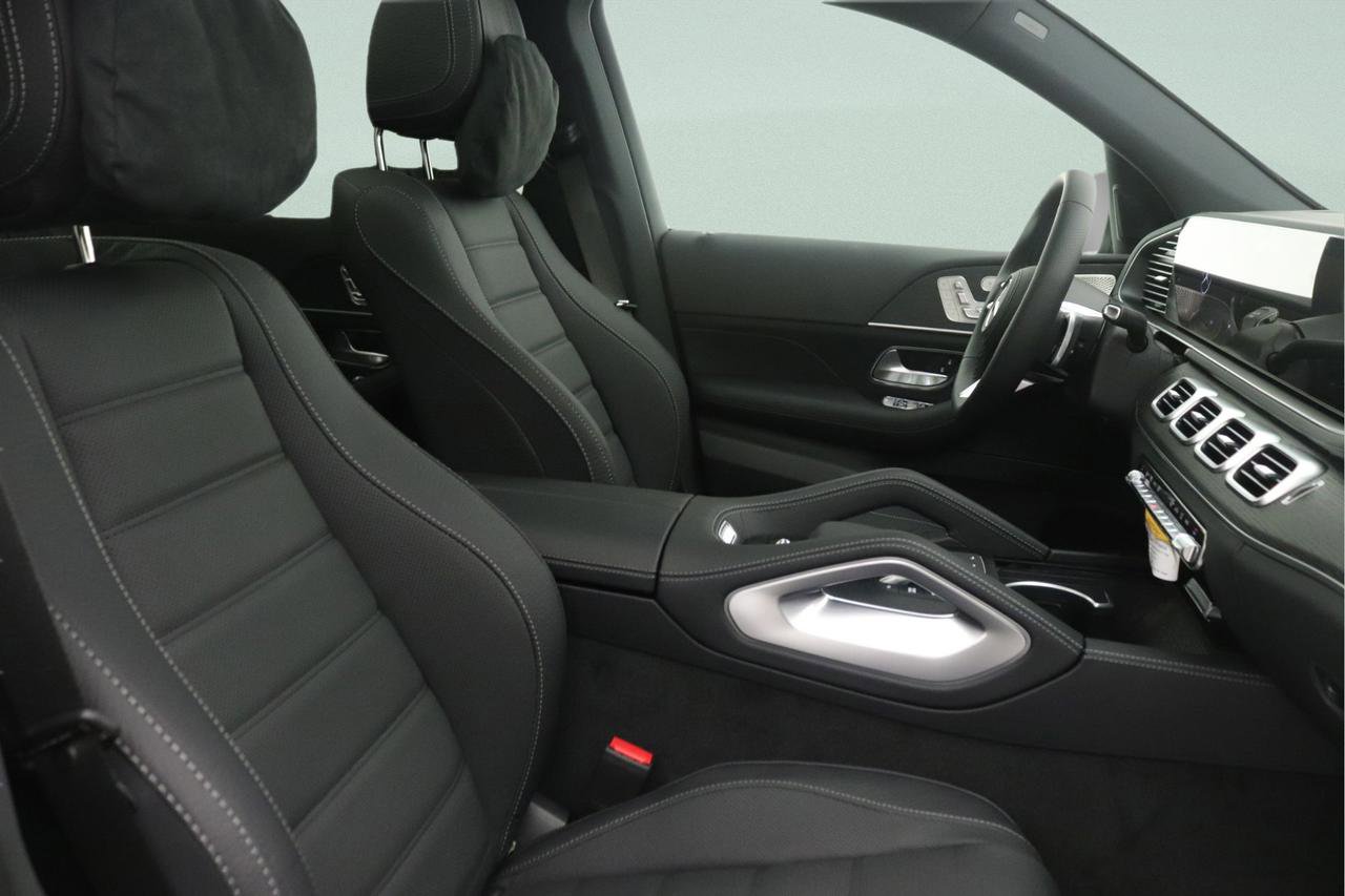 New 2026 Mercedes-Benz GLS 580 4MATIC image 7