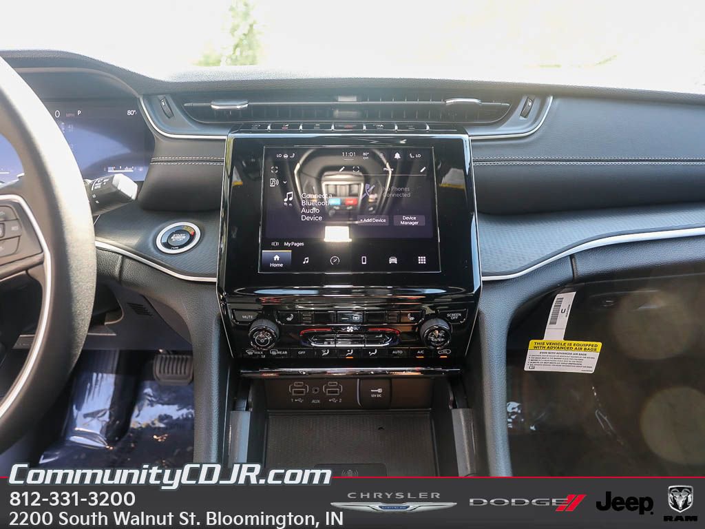 New 2025 Jeep Grand Cherokee Laredo X w/ Luxury Tech Group I image 14