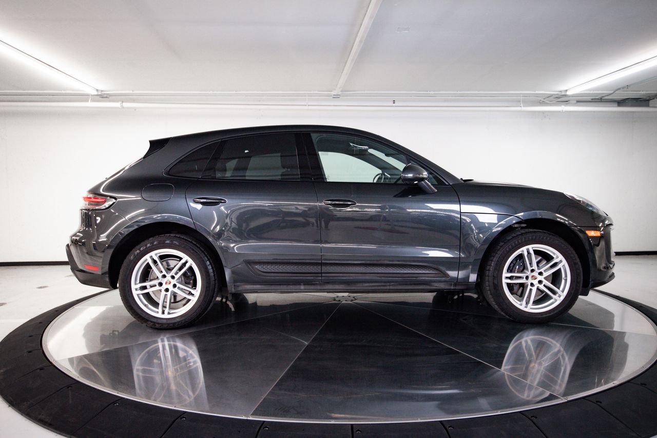 Certified 2024 Porsche Macan image 8