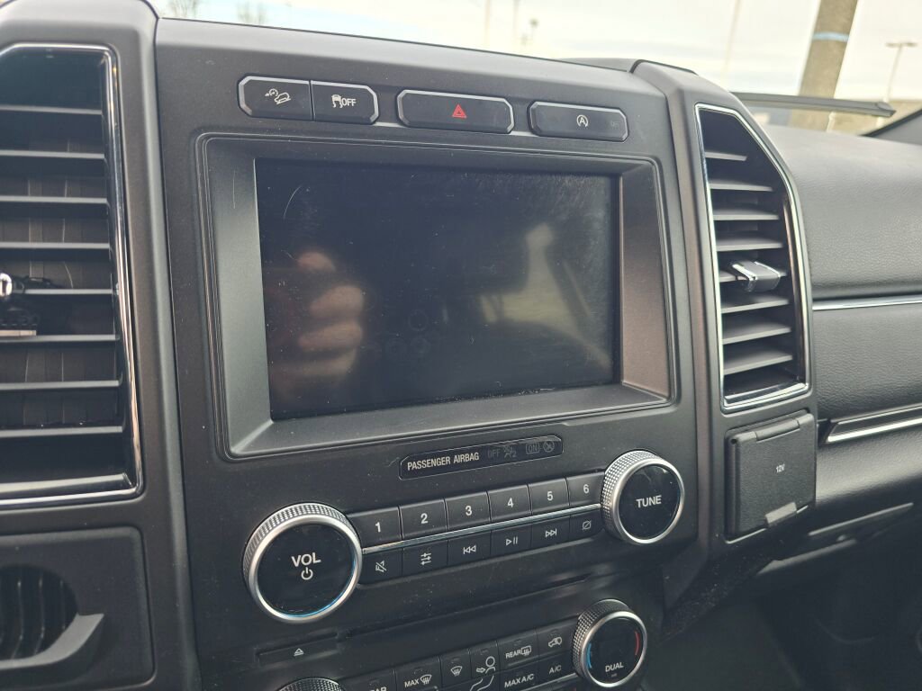 Used 2018 Ford Expedition Limited image 28