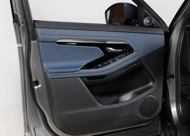 Used 2020 Land Rover Range Rover Evoque R-Dynamic SE image 24