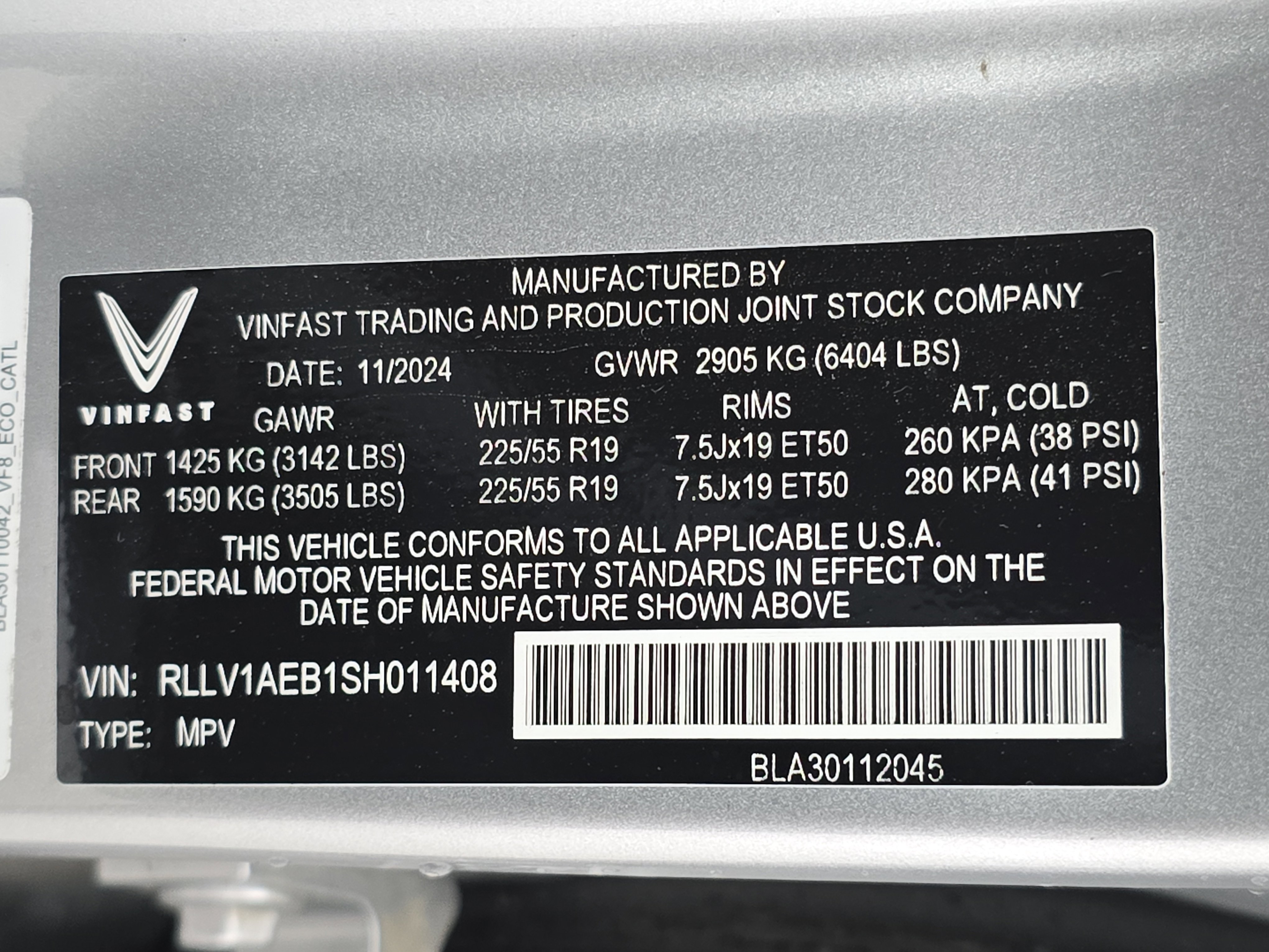 New 2025 VinFast VF 8 Eco image 32