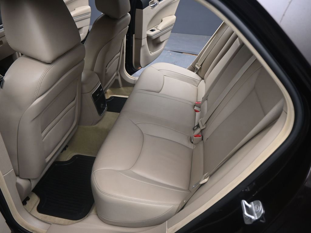 Used 2013 Chrysler 300 Base image 15