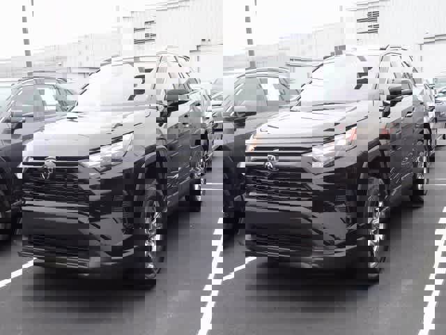 Used 2024 Toyota RAV4 XLE image 1