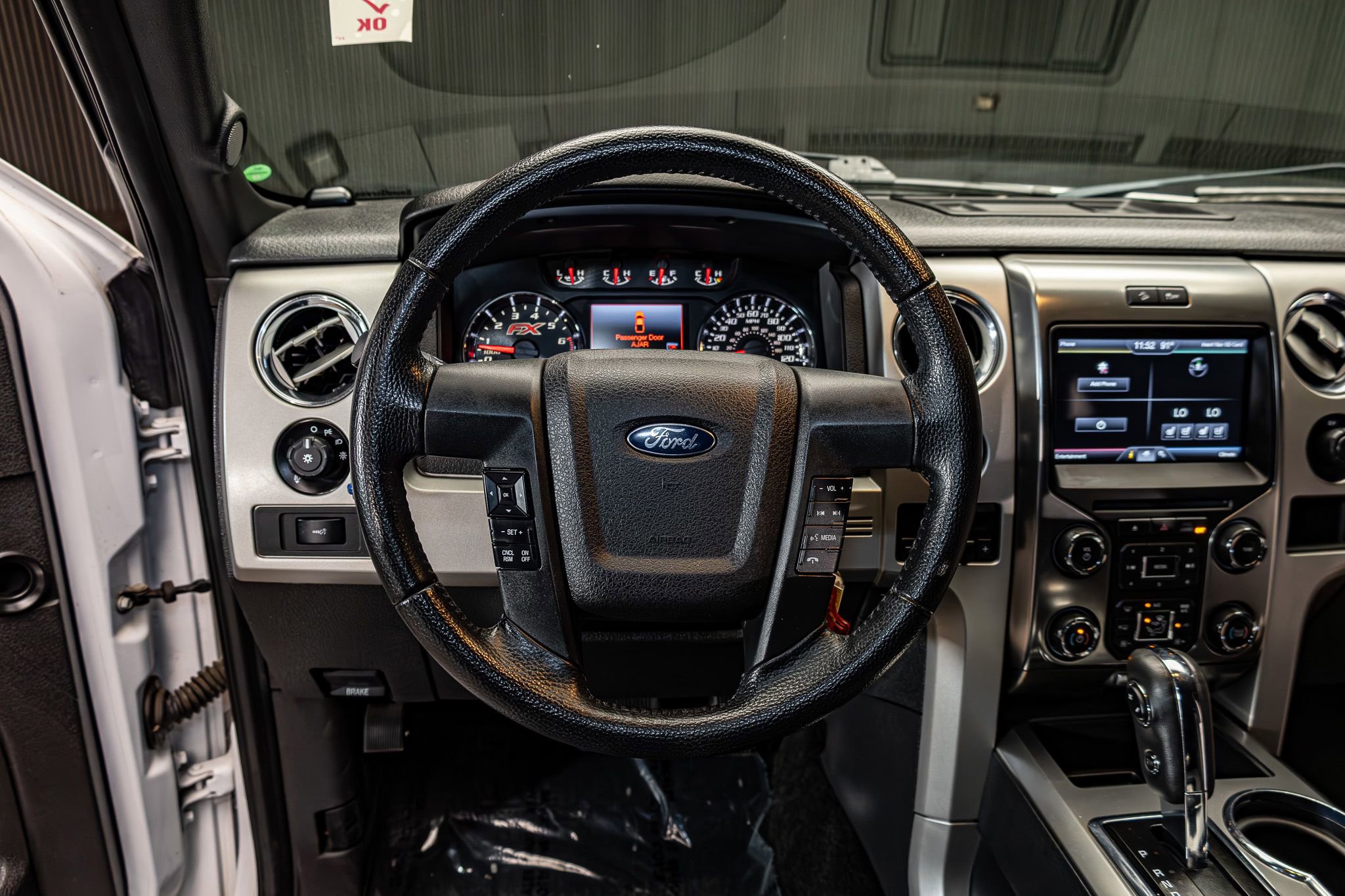 Used 2014 Ford F150 FX4 w/ Equipment Group 402A Luxury AWD/4WD image 15