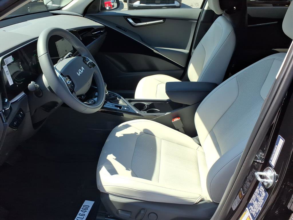 New 2025 Kia Niro EX FWD image 10
