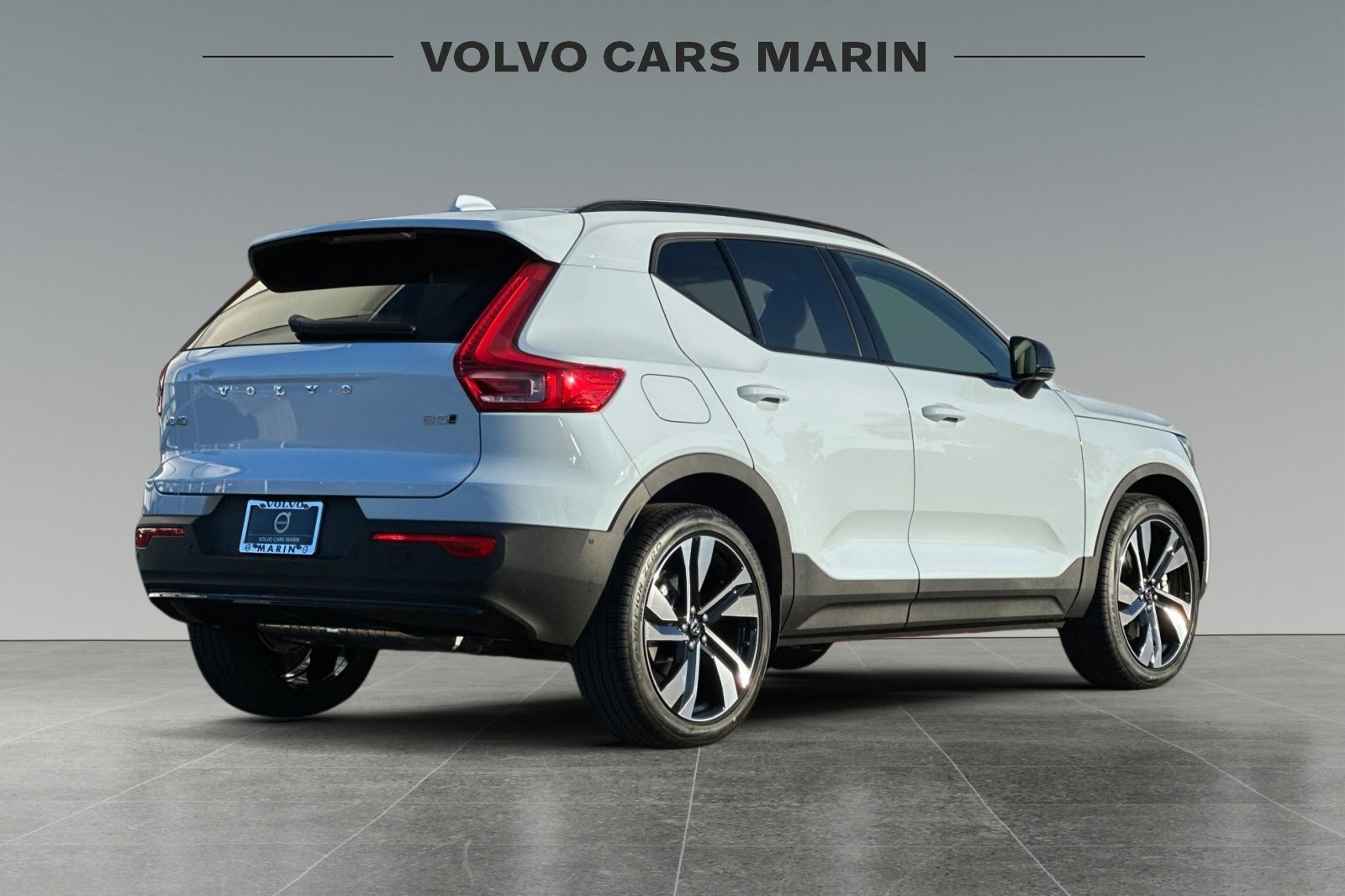 New 2026 Volvo XC40 B5 Ultra w/ Climate Package image 2