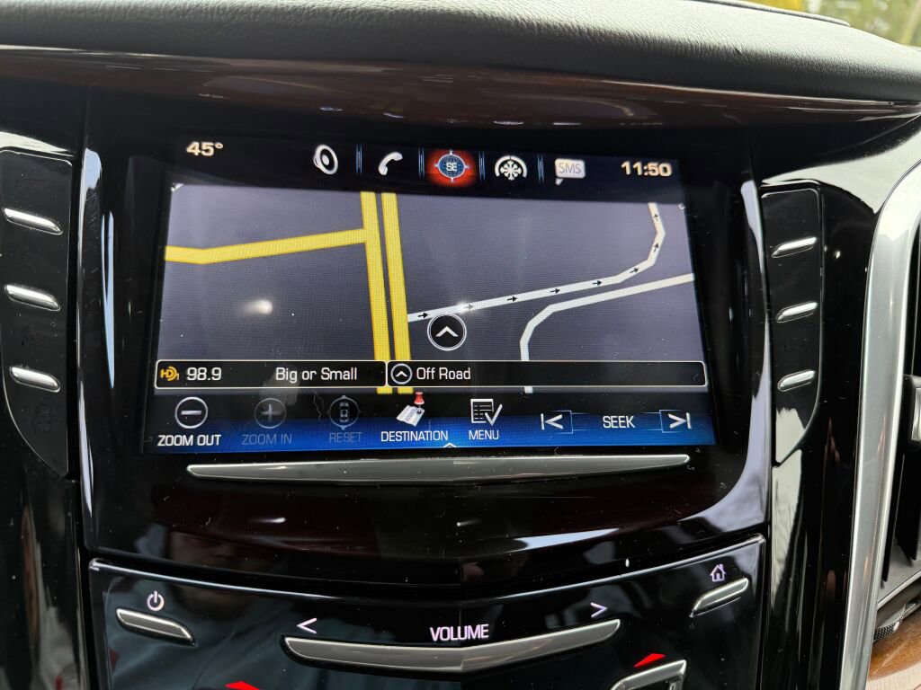 Used 2020 Cadillac Escalade Luxury AWD/4WD image 19