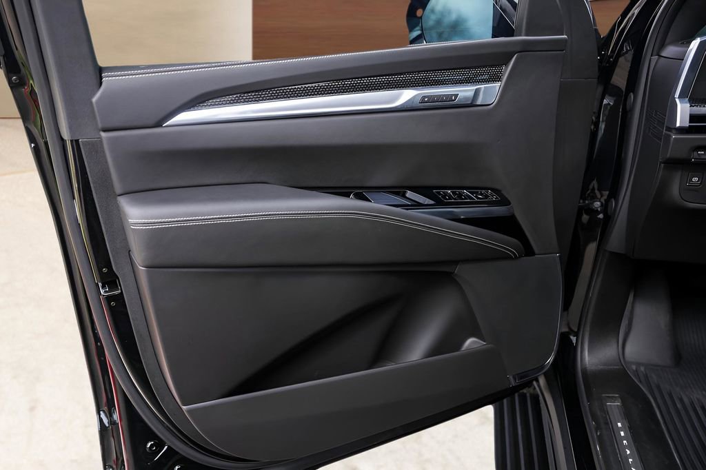 Certified 2025 Cadillac Escalade V w/ LPO, Floor Liner Package image 23