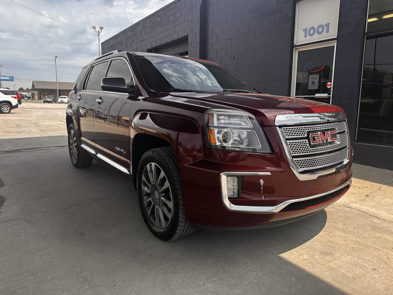 Used 2017 GMC Terrain Denali AWD/4WD image 2