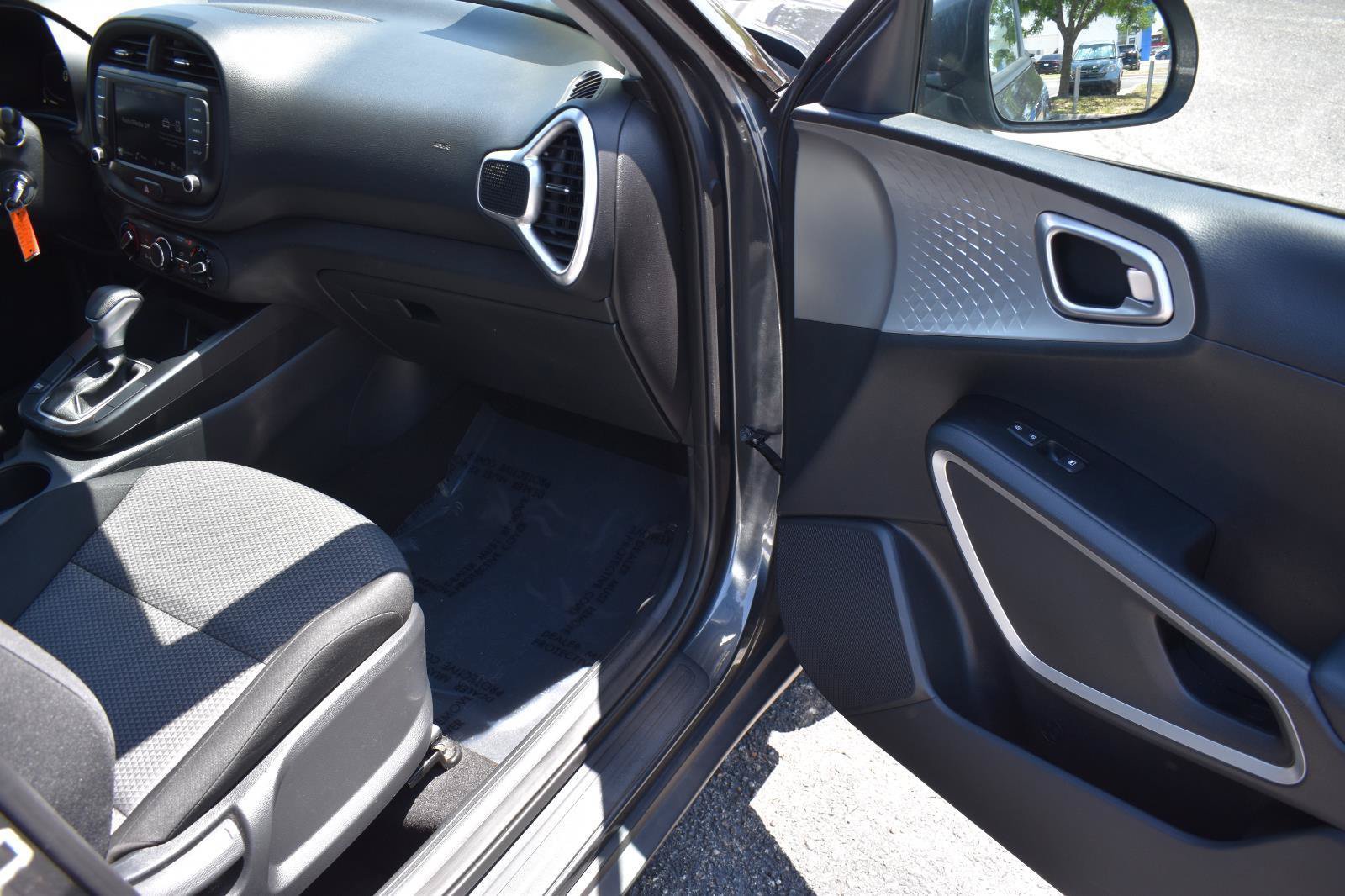 Used 2024 Kia Soul LX w/ Option Group 015 FWD image 14