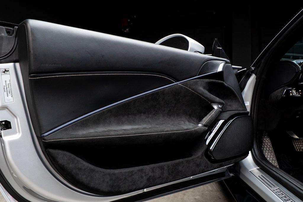 Used 2022 Ferrari Roma RWD image 30