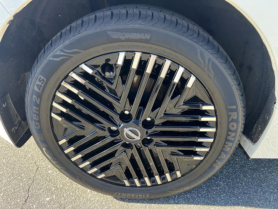 Certified 2023 Nissan Leaf SV Plus image 24