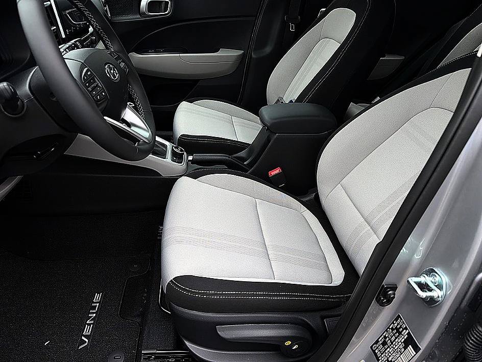 New 2026 Hyundai Venue SEL FWD image 9