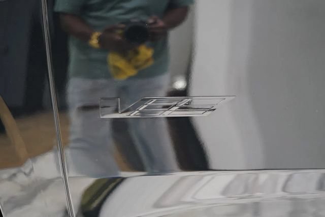 Used 2023 Cadillac Escalade V AWD/4WD image 8
