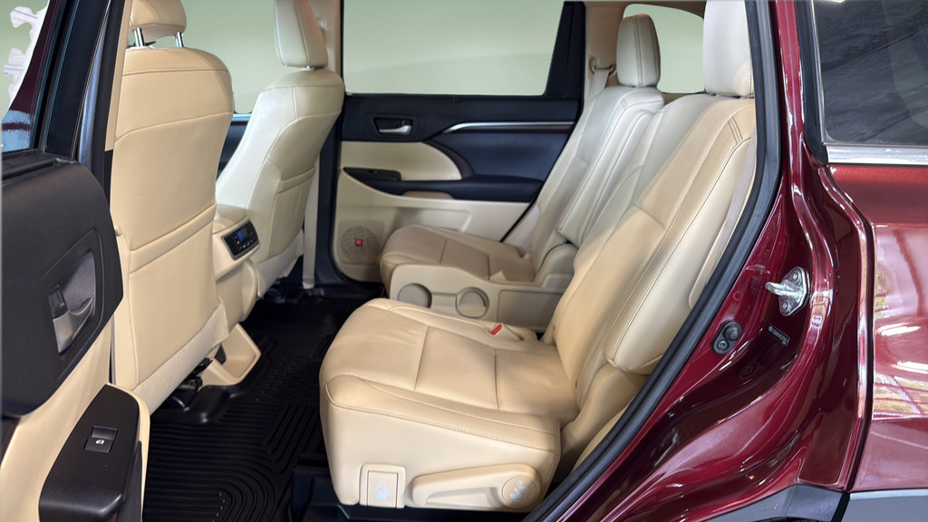 Used 2014 Toyota Highlander Limited AWD/4WD image 15