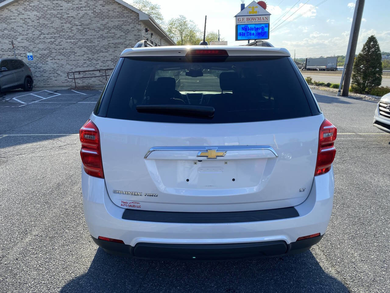 Used 2017 Chevrolet Equinox LT w/ Convenience Package AWD/4WD image 6