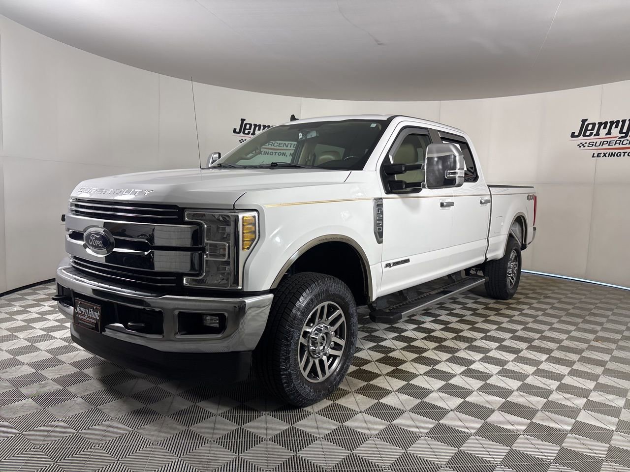 Used 2019 Ford F250 Lariat w/ Lariat Value Package image 1