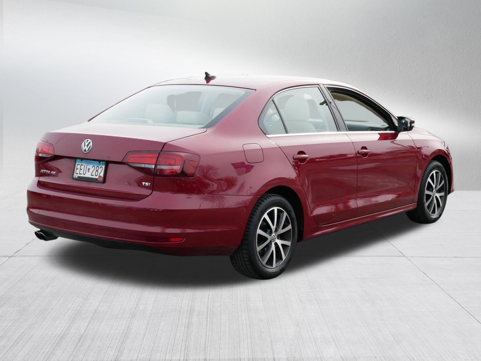 Used 2017 Volkswagen Jetta SE image 7