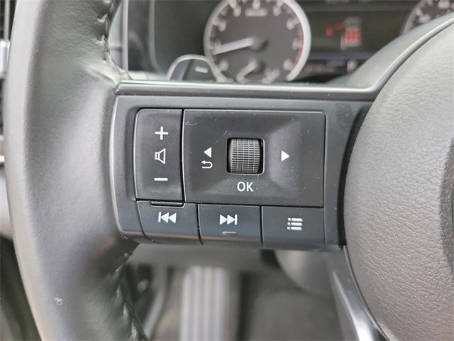 Used 2025 Nissan Pathfinder SV image 27