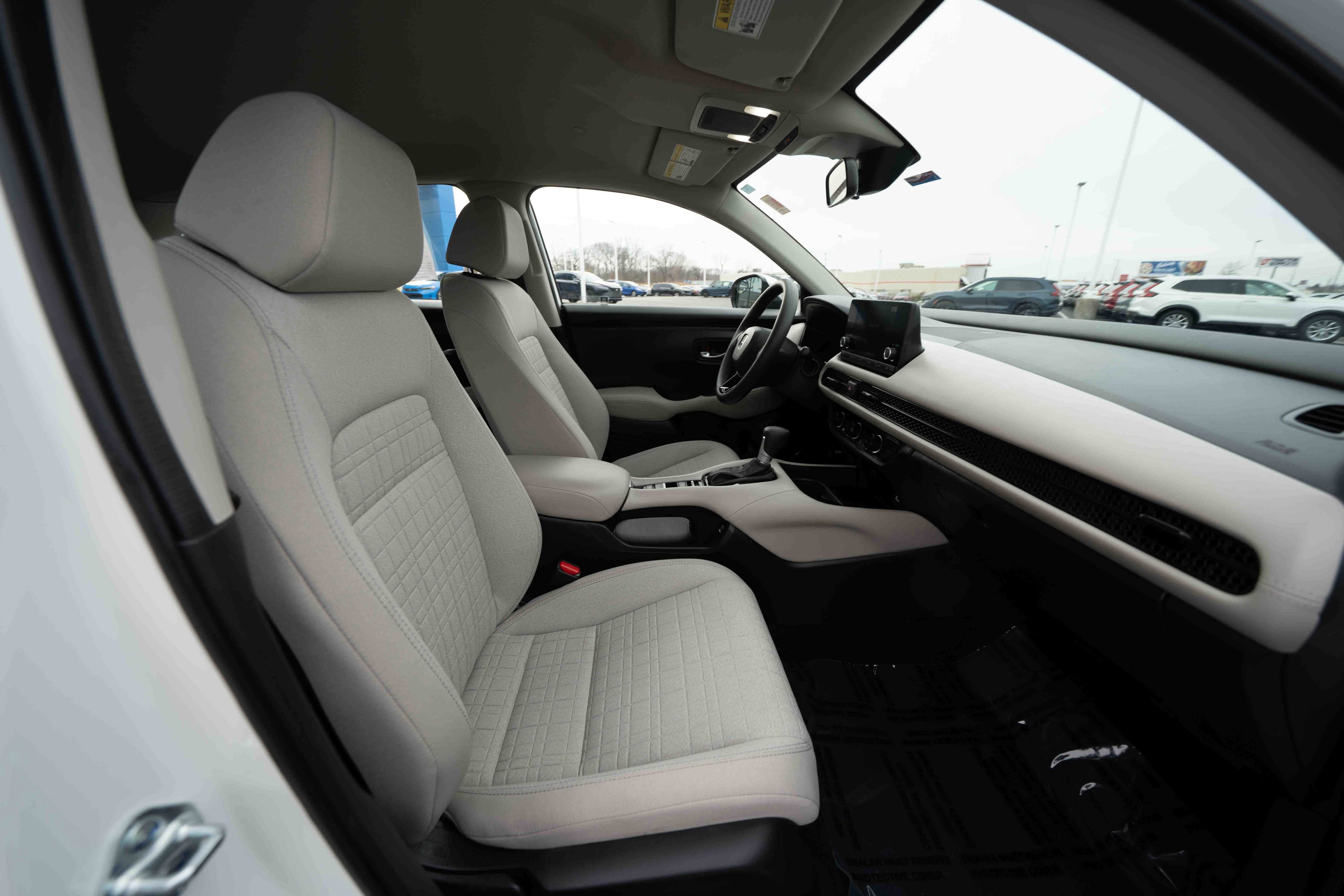 Used 2025 Honda HR-V LX image 27