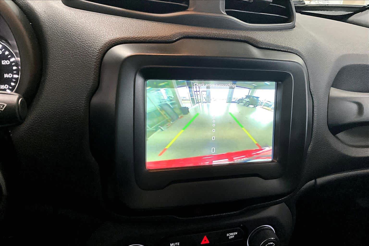 Used 2018 Jeep Renegade Latitude w/ Cold Weather Group AWD/4WD image 23