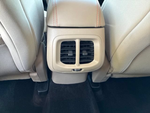 Used 2019 Jeep Cherokee Latitude w/ Popular Appearance Group AWD/4WD image 23