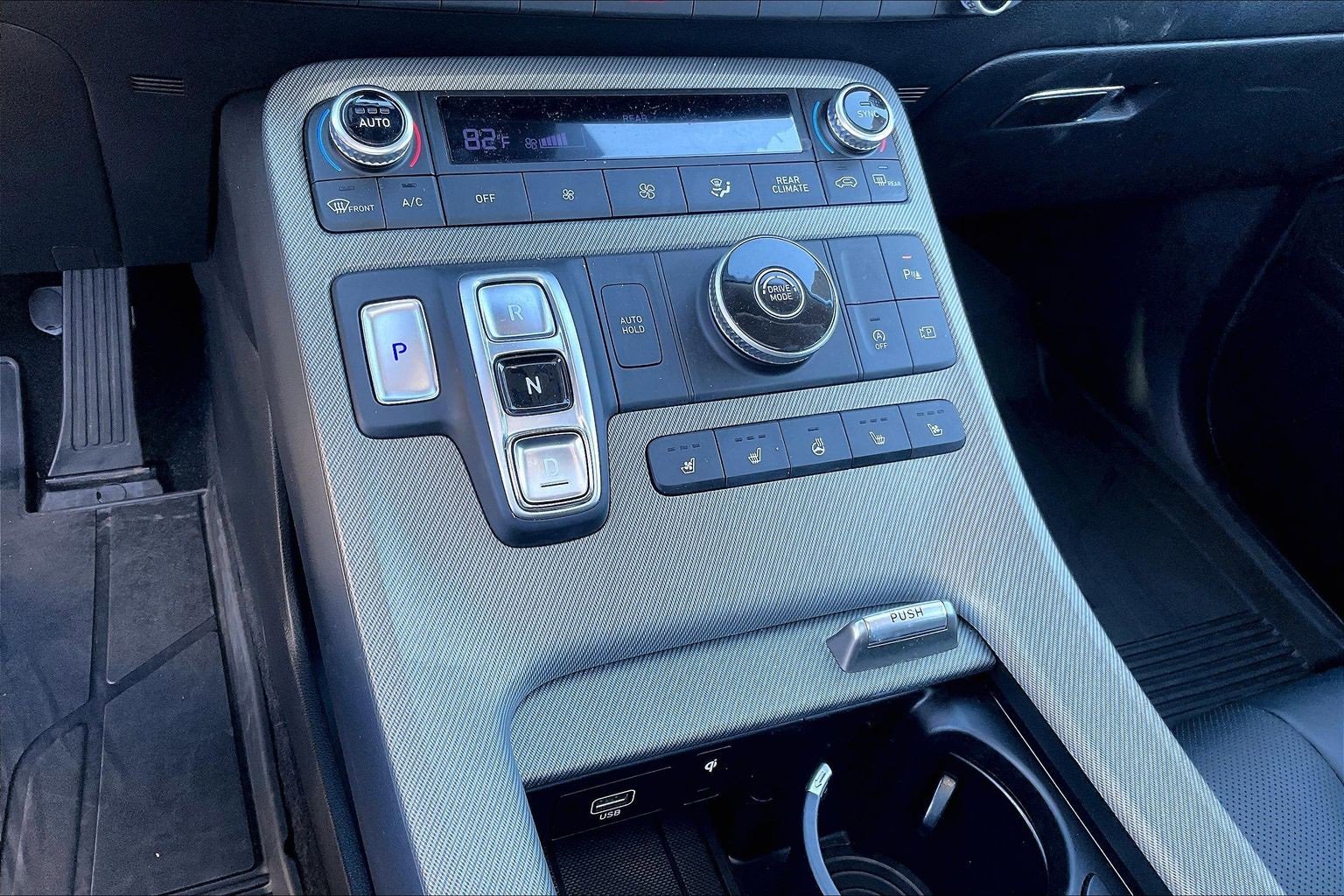 Used 2024 Hyundai Palisade SEL w/ Premium Package image 15