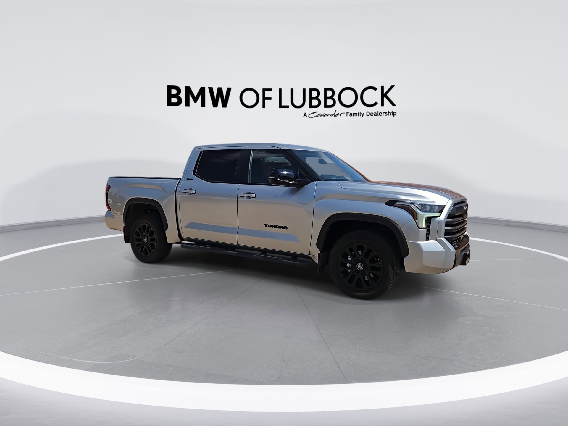 Used 2025 Toyota Tundra Limited AWD/4WD image 2