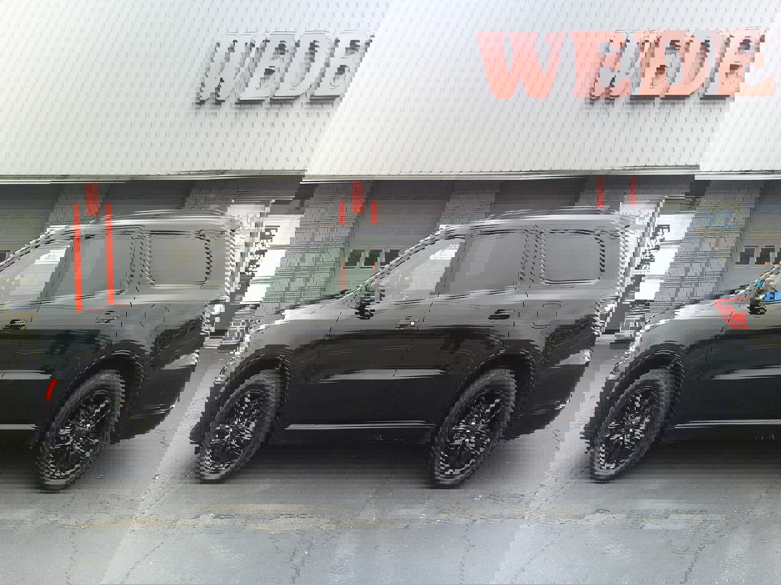 Used 2023 Dodge Durango GT image 3