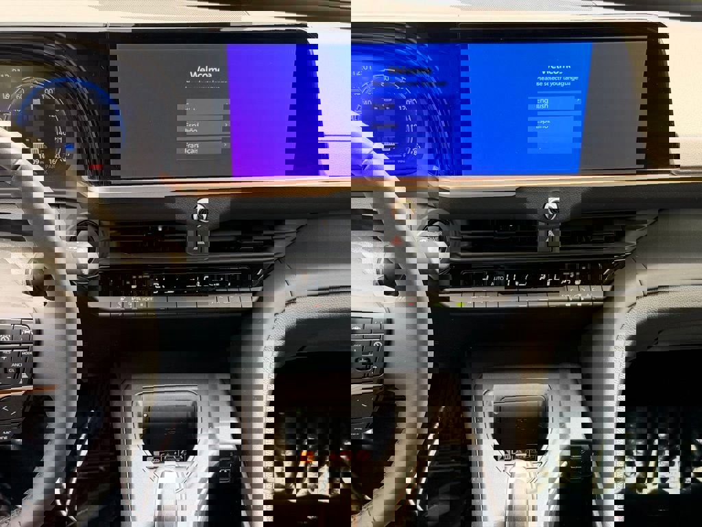 Certified 2023 Toyota Crown XLE image 14