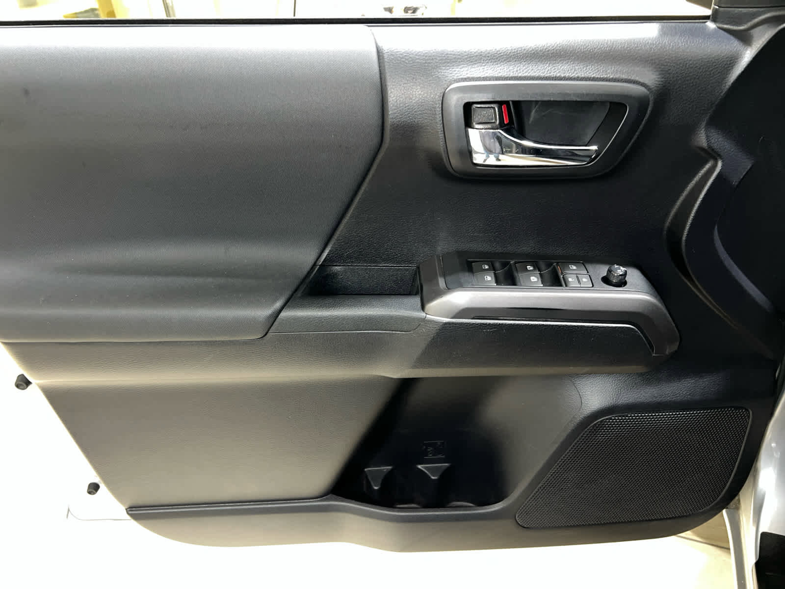 Used 2020 Toyota Tacoma TRD Sport image 13